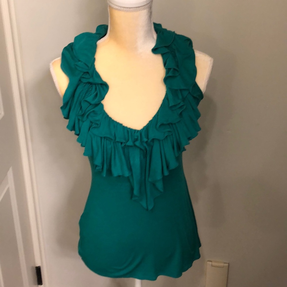 Fabulous sleeveless BCBG top with front ruffles